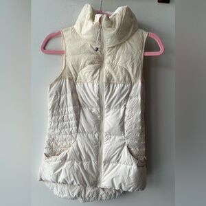 Lululemon Cream Down Vest Size 4 -6 P2P 16” | 1602